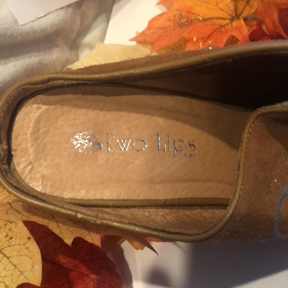 Two Lips Mules - Picture 6 of 6